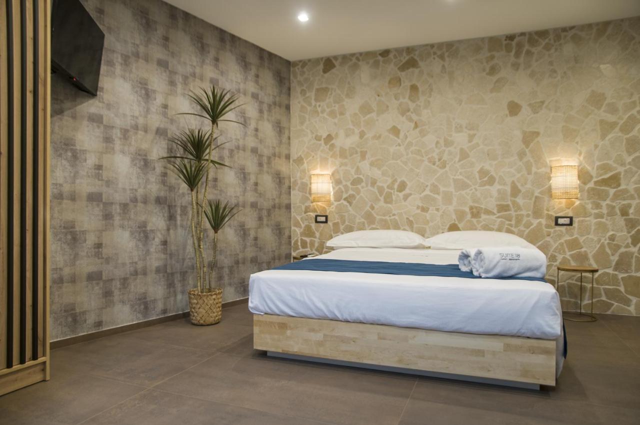 Suite 18 Luxury Apartments Bari Kültér fotó