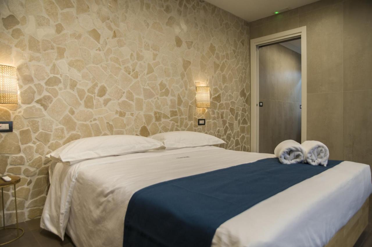 Suite 18 Luxury Apartments Bari Kültér fotó
