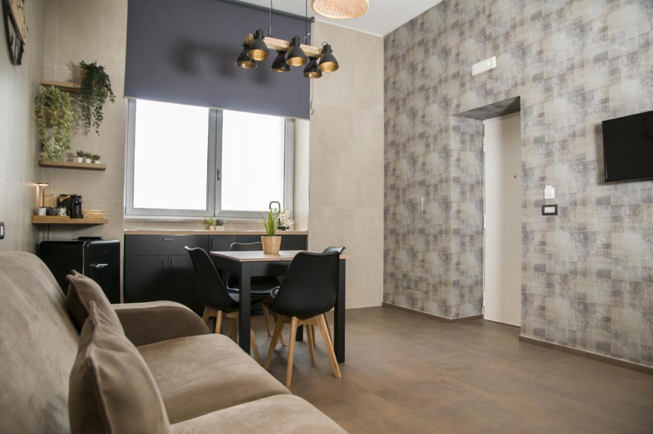 Suite 18 Luxury Apartments Bari Kültér fotó