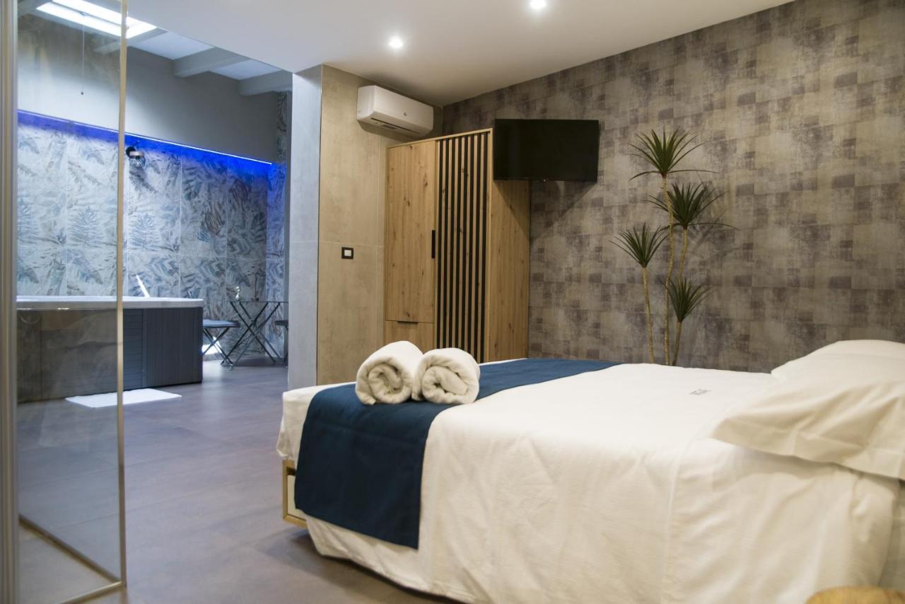 Suite 18 Luxury Apartments Bari Kültér fotó