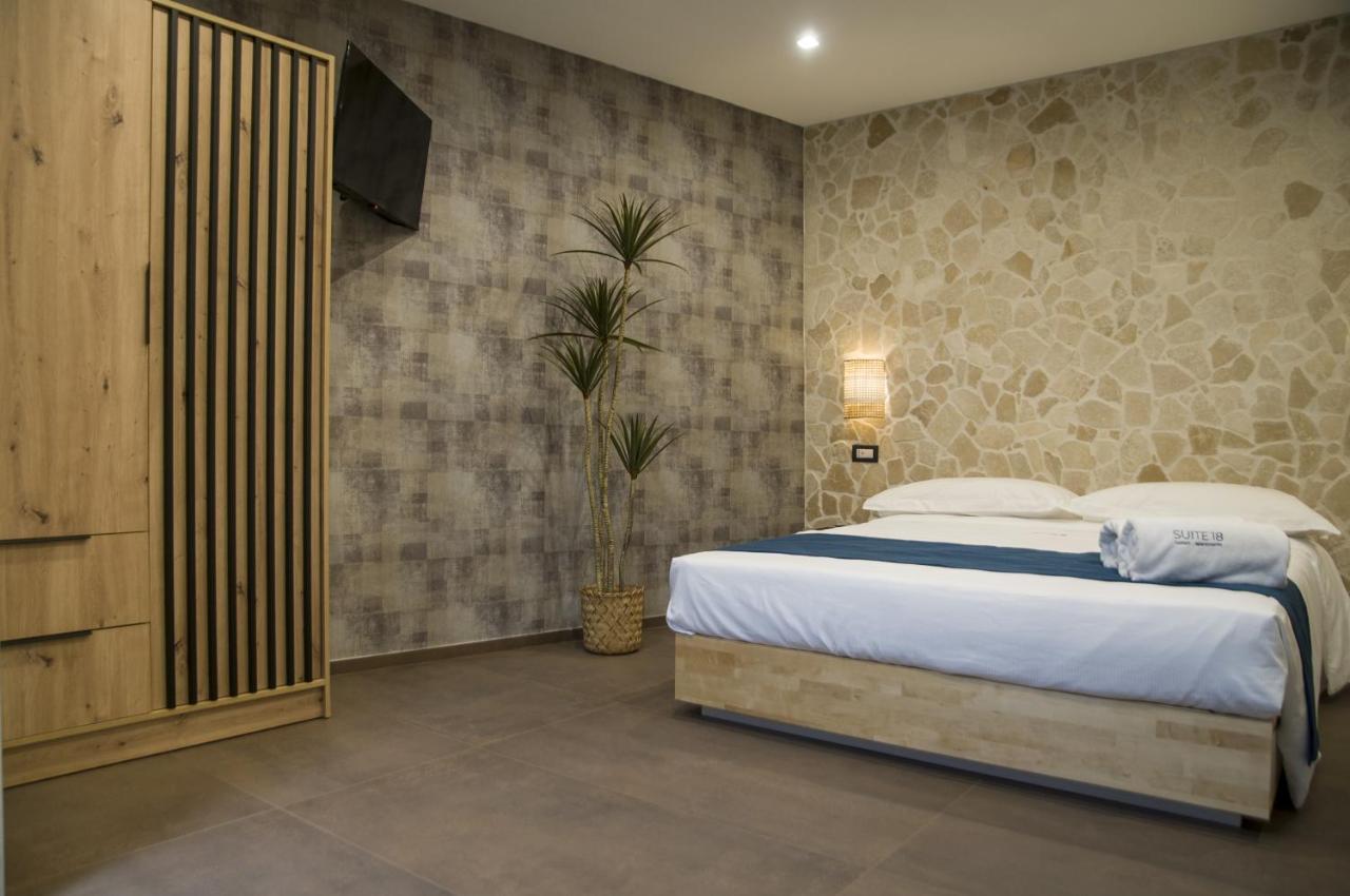 Suite 18 Luxury Apartments Bari Kültér fotó