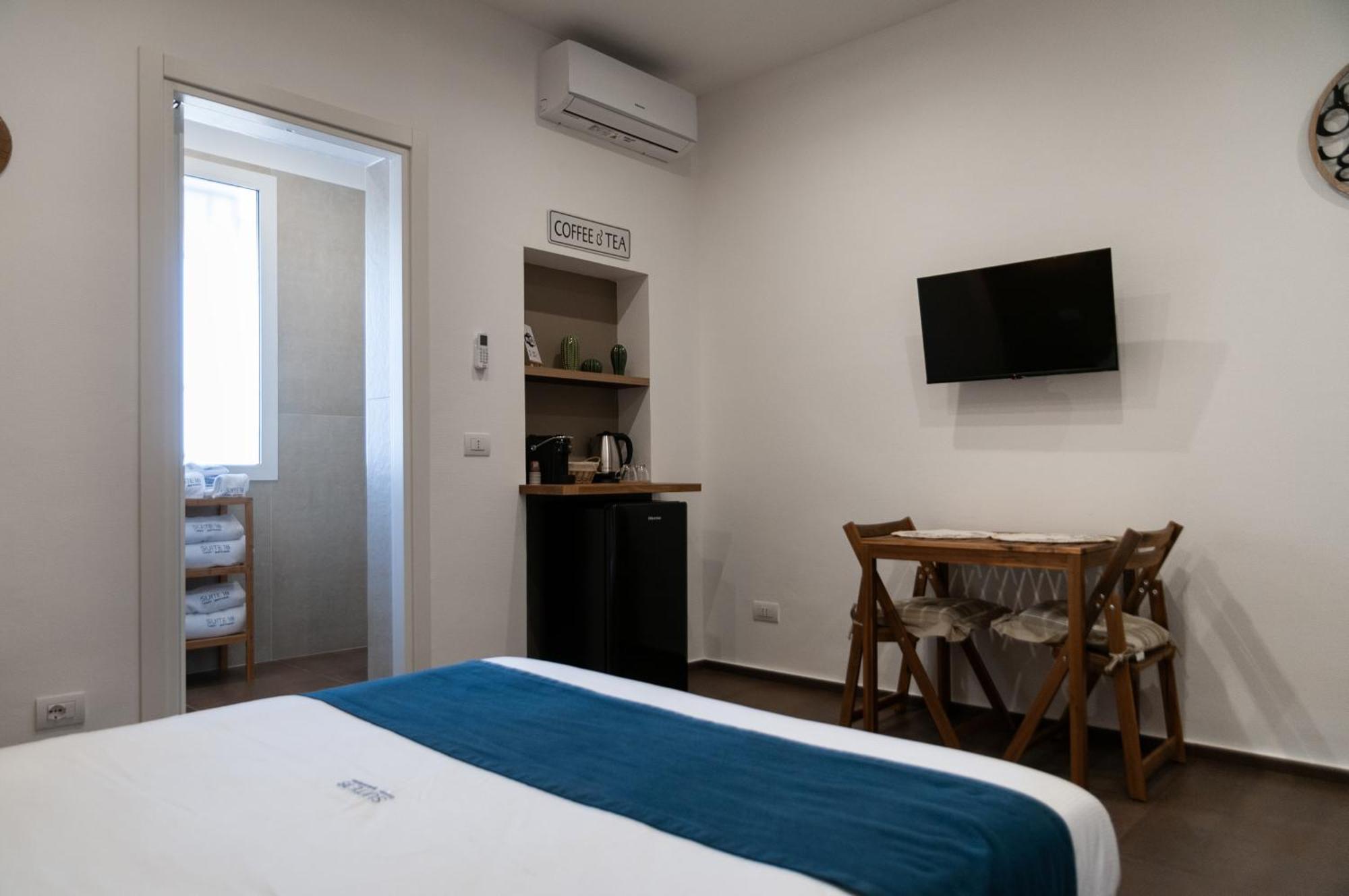 Suite 18 Luxury Apartments Bari Kültér fotó