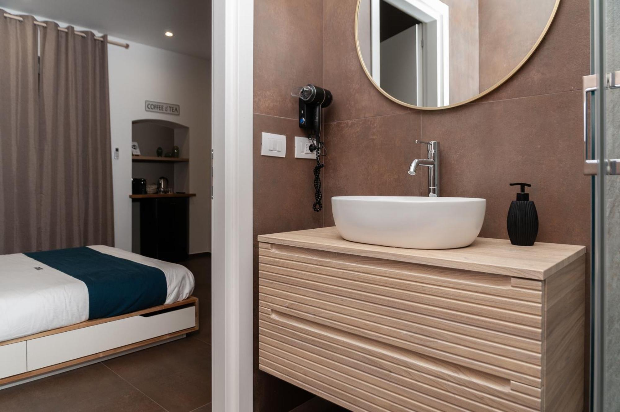 Suite 18 Luxury Apartments Bari Kültér fotó