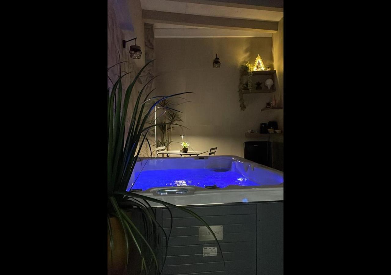 Suite 18 Luxury Apartments Bari Kültér fotó