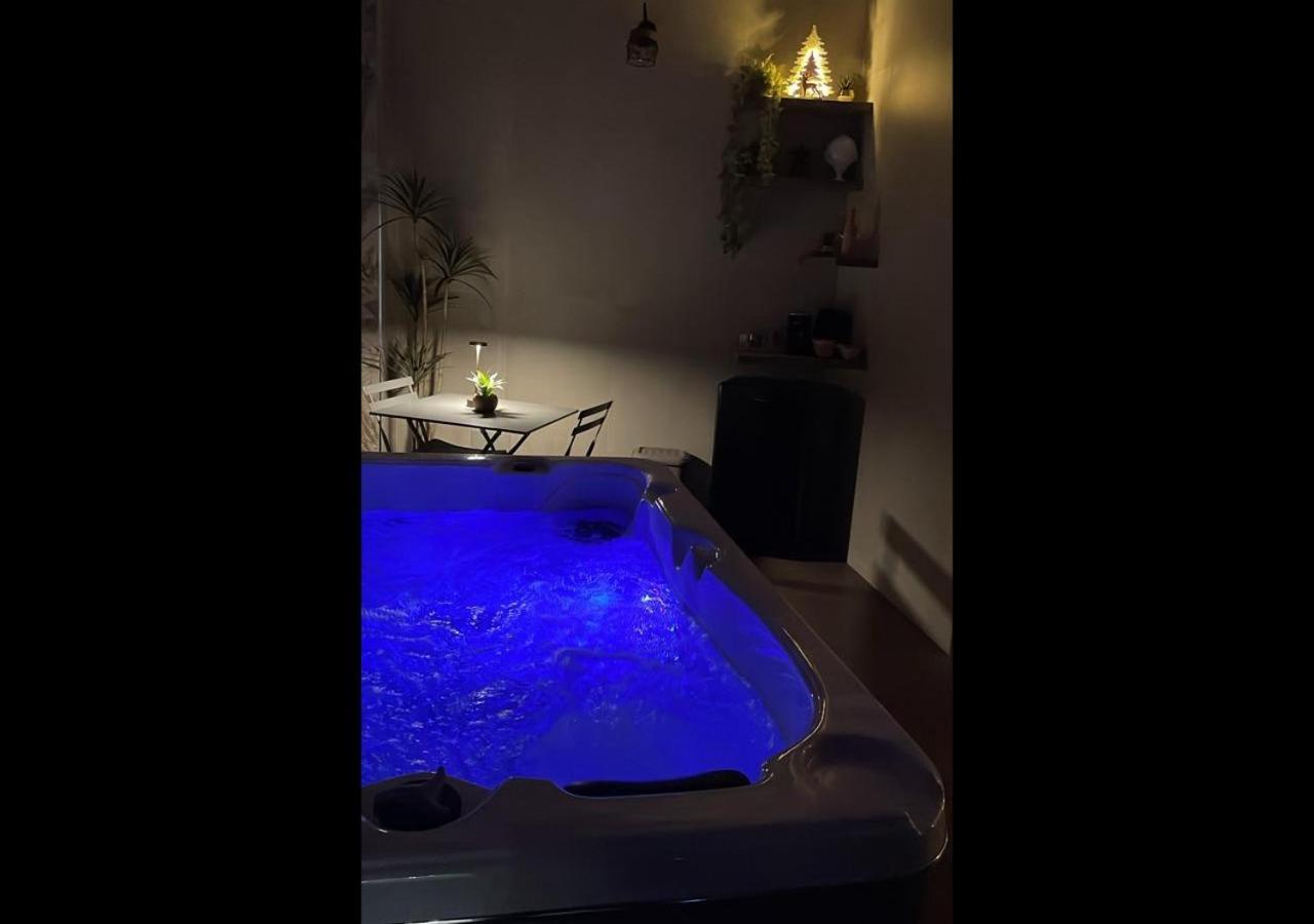 Suite 18 Luxury Apartments Bari Kültér fotó